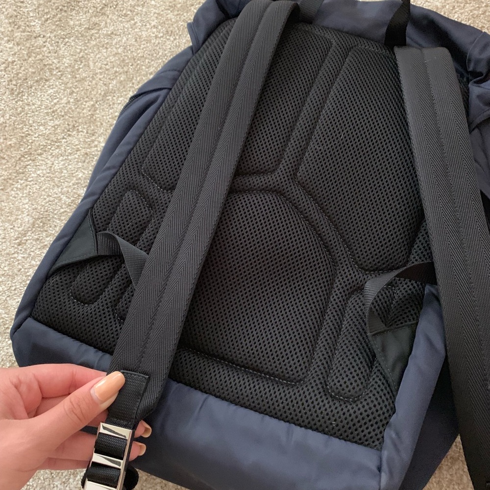 Navy blue Prada backpack - Picture 4 of 8